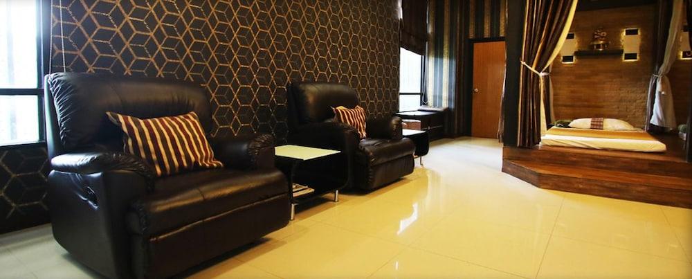 Phitsanulok United Hotell Eksteriør bilde